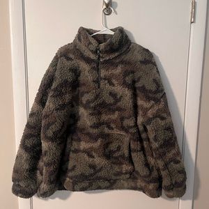 American Eagle pullover sweatshirt.